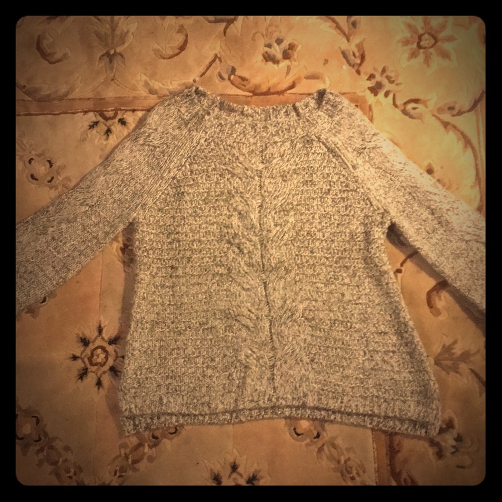 Gray bell sleeve knit sweater